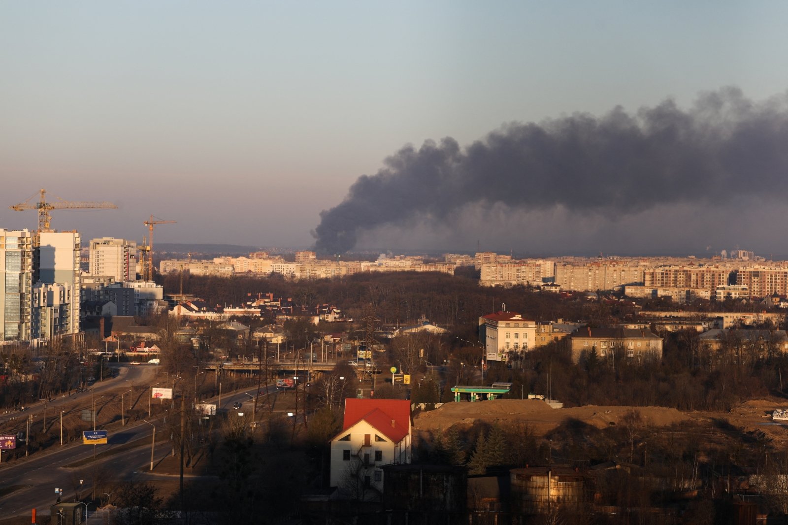 Обстрел киева. Город Львов обстрел. Над городом. Бомбежка Львова. Киев сейчас.