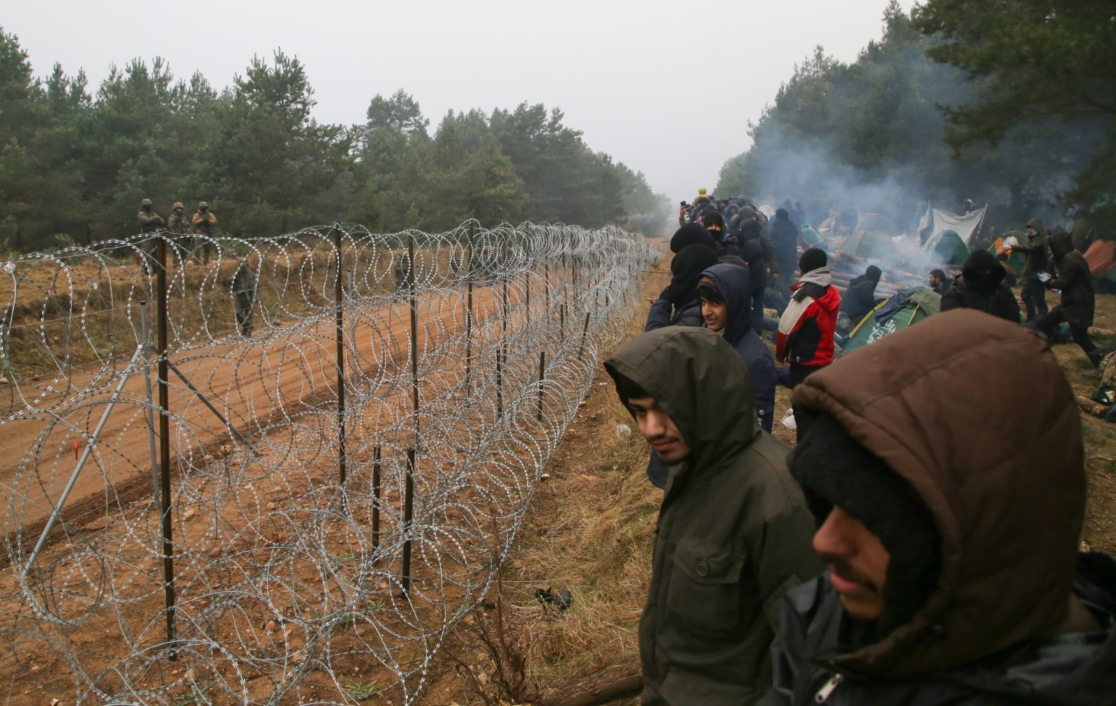 Polska: Duża grupa migrantów w nocy szturmowała granicę