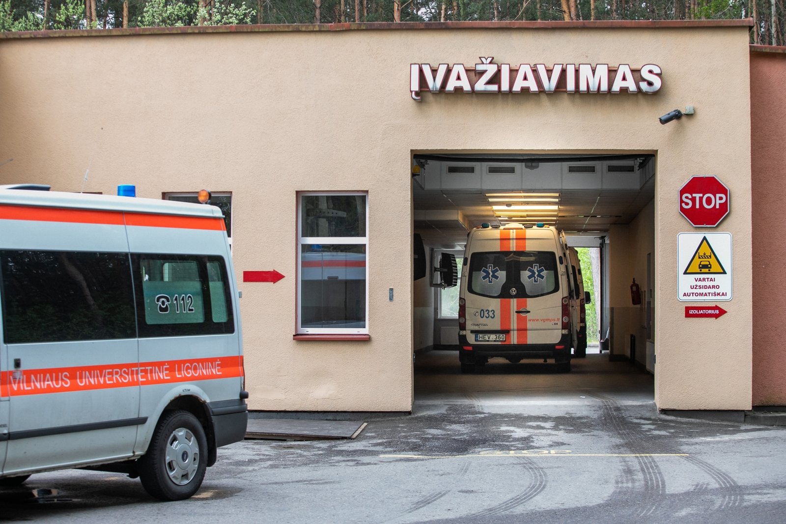 Ligoninėje Vilniuje siautėjo girtas pacientas: spardė ne tik apsaugos darbuotoją, bet ir policininkus