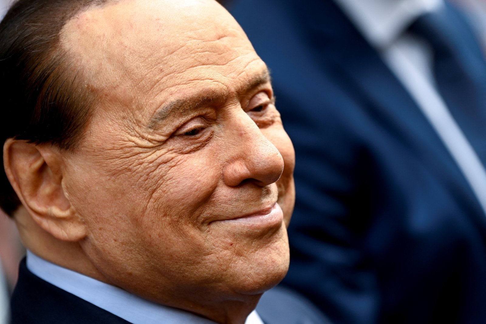 Nelle elezioni presidenziali, la destra italiana sostiene Berlusconi