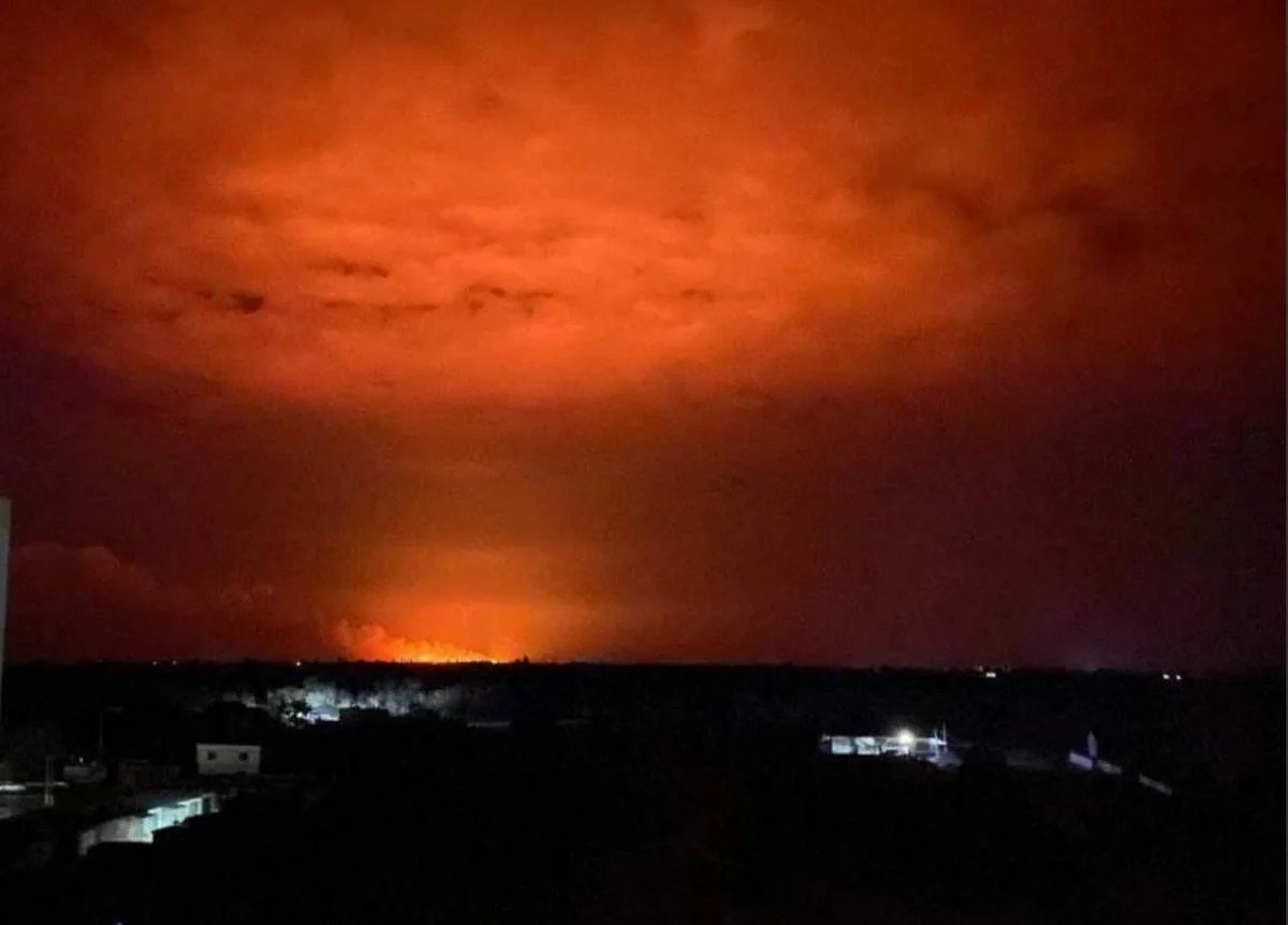 Ukrainoje netoli Odesos po drono smūgio kilo didelis gaisras