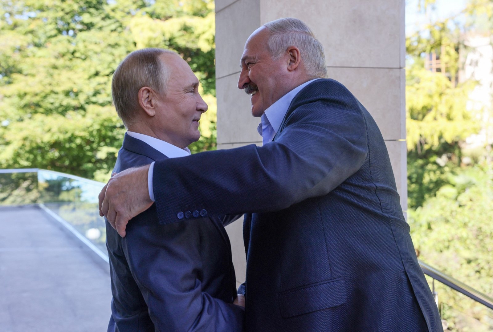 Pas Putiną atvykęs Lukašenka žarstė patarimus dėl iš šalies bėgančių rusų